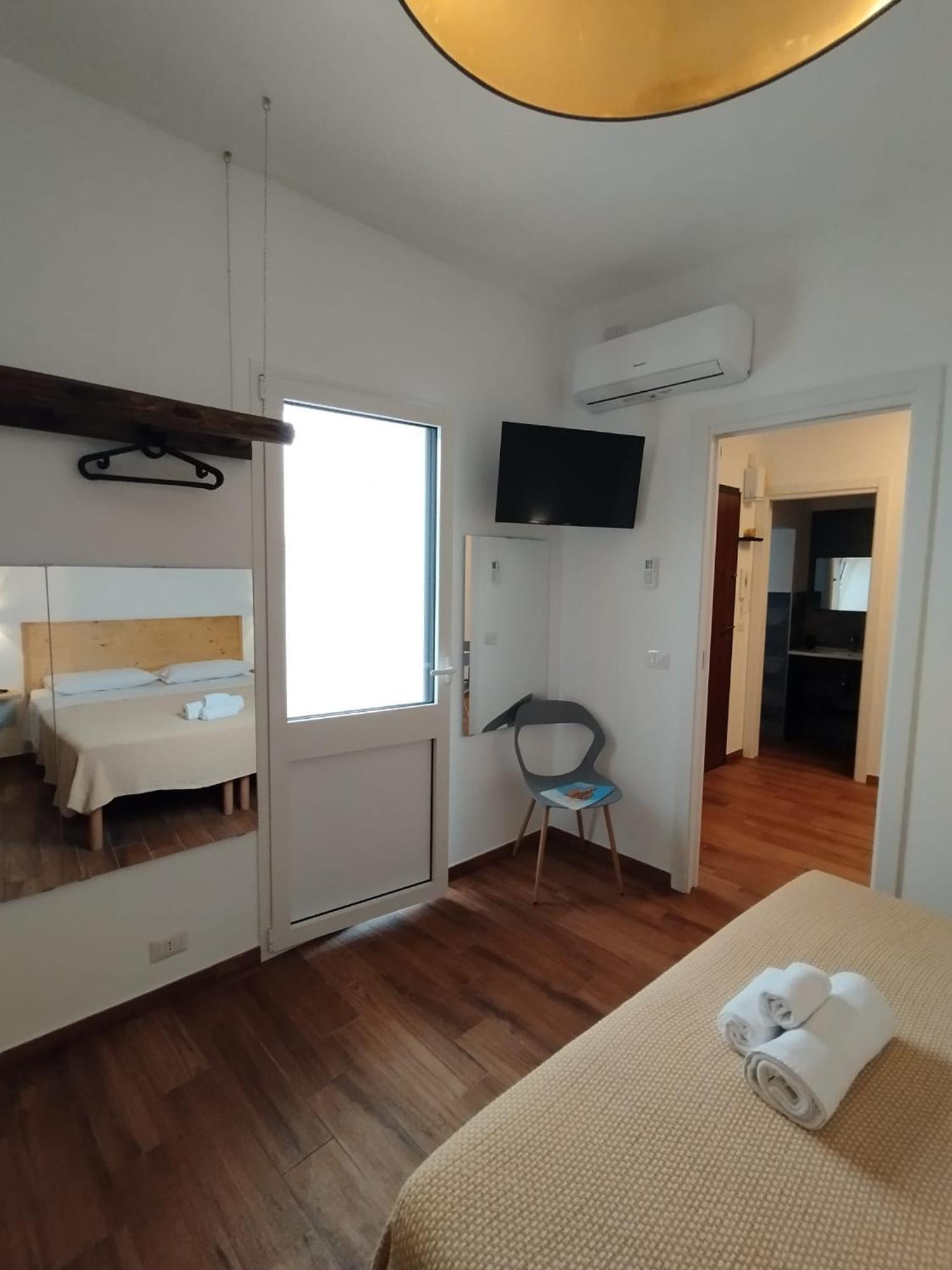 Ravanas 33 บารี ภายนอก รูปภาพ